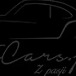 Logo firmy OliCars.pl z konturem klasycznego samochodu i hasłem 'Z pasji do piękna' na czarnym tle.