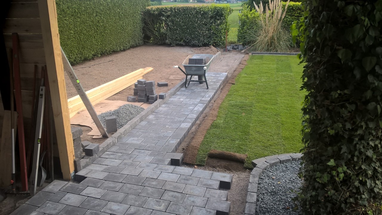 Układamy chodniki i tarasy