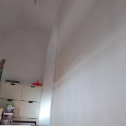 Szpachlowanie oraz malowanie klatki schodowej