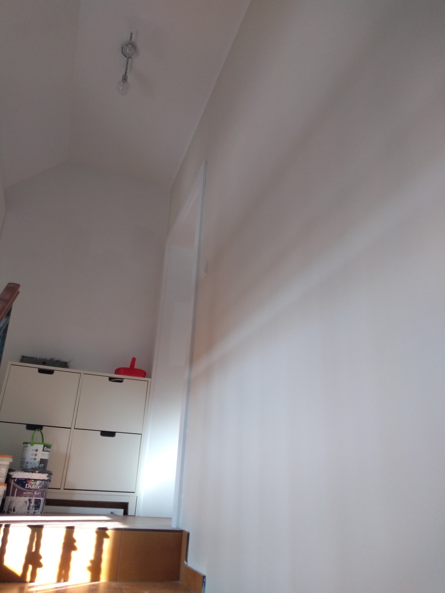 Szpachlowanie oraz malowanie klatki schodowej