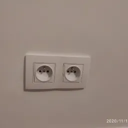 Montaż gniazd elektrycznych