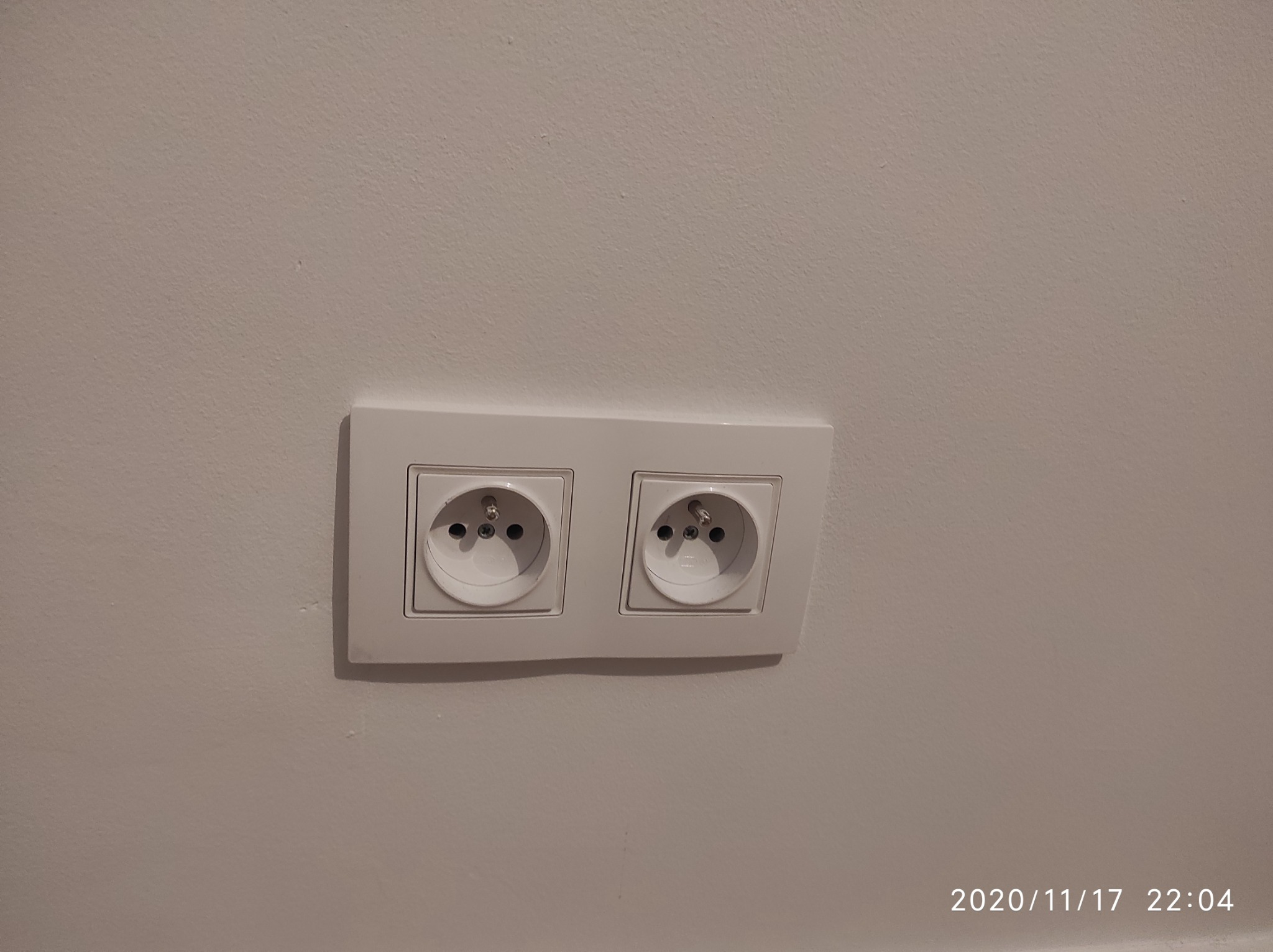 Montaż gniazd elektrycznych