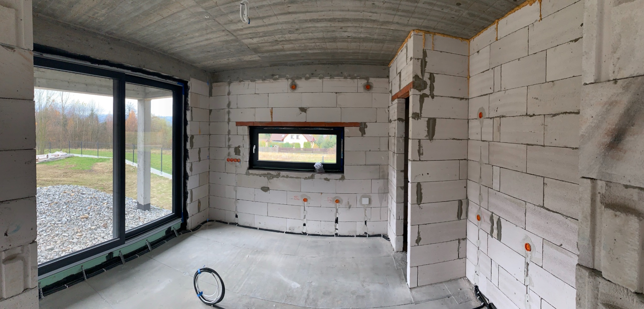 Instalacja elektryczna w nowym budynku mieszkalnym.