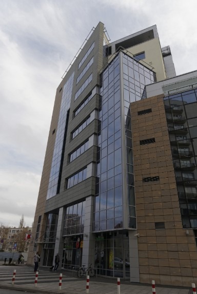 JM HQ Budynek handlowo - usługowy w Warszawie