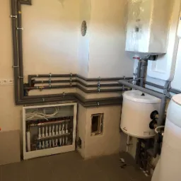 Instalacja pompy ciepła z zewnętrznym zbiornikiem c.w.u. firmy Hitachi