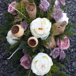 W ofercie renowacja uszkodzonych, uszczerbionych pomników.