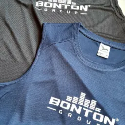 Nadruk na odzieży reklamowej