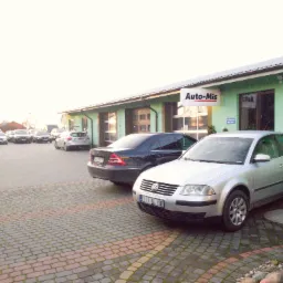 Widok firmy Auto-Mis od strony wjazdowej