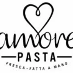 Czarno-białe logo Amore Pasta Fresca Fatta a Mano z sercem zamiast kropki nad 'i' w 'amore'.