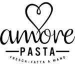 Czarno-białe logo Amore Pasta Fresca Fatta a Mano z sercem zamiast kropki nad 'i' w 'amore'.