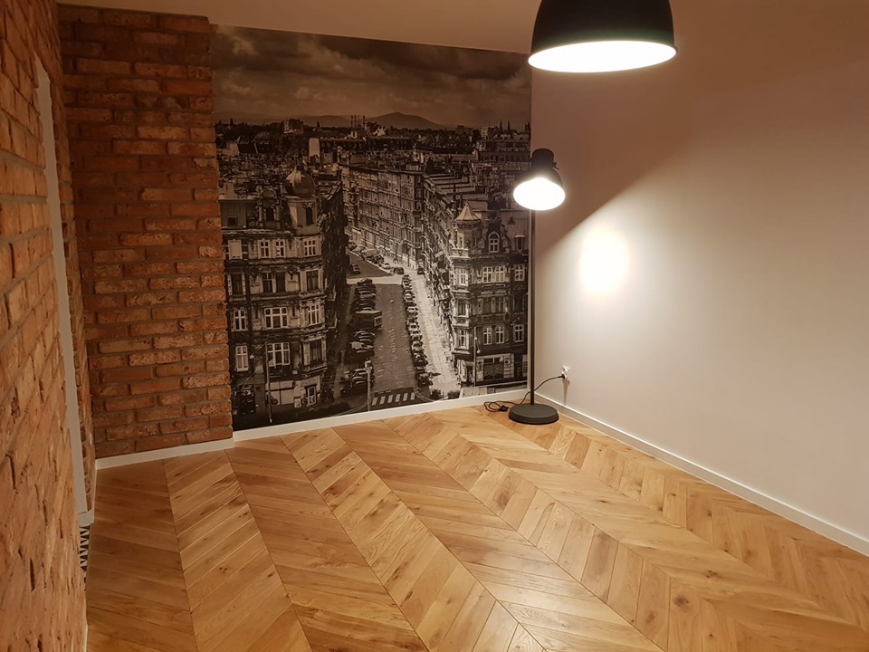 EKODREWNO - dostawa materiałów i montaż podłogowej dębowej w jodełkę francuską, olej CIRANOVA.