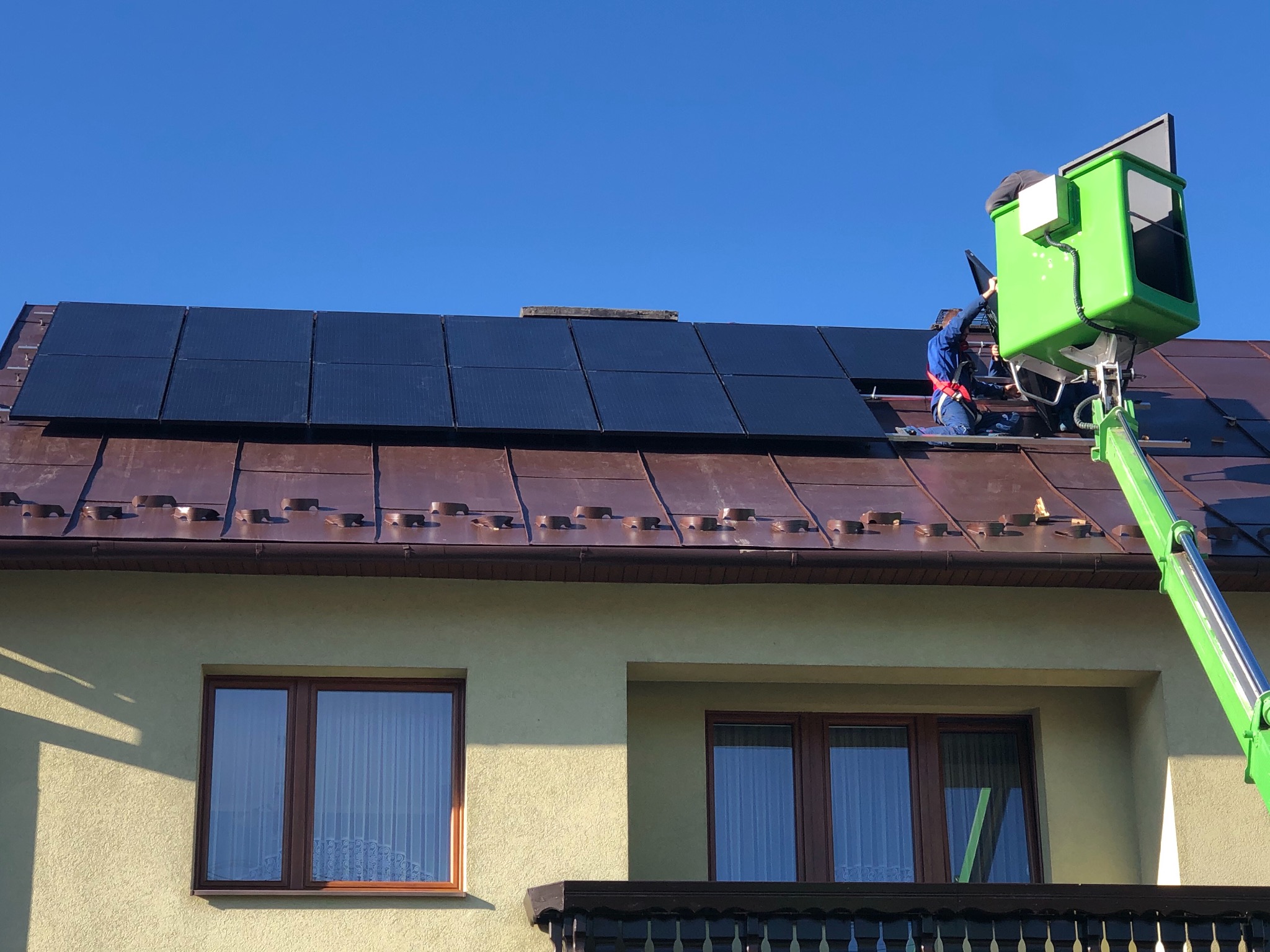Instalacja 5kW na panelach Polskiego producenta. Panele Full Black dla ładniejszego wyglądu
