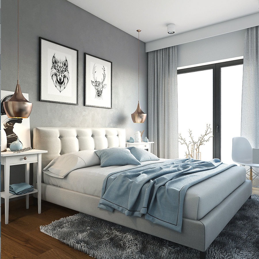 Nowoczesna sypialnia w odcieniach szarości i błękitu z łóżkiem kontynentalnym, plakatami ze zwierzętami i miedzianymi lampami wiszącymi.