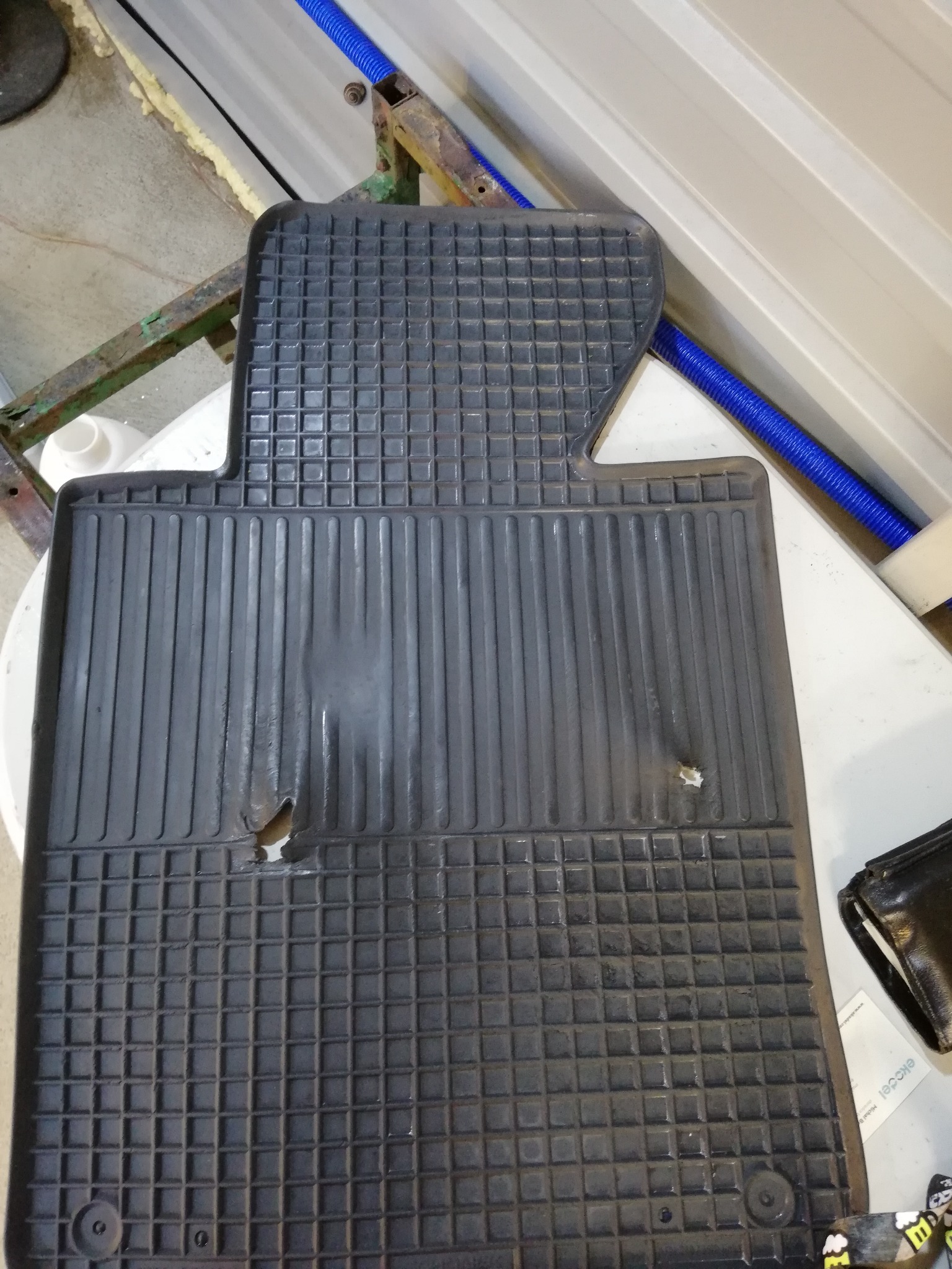 Dywanik gumowy po czyszczeniu oraz konserwacji