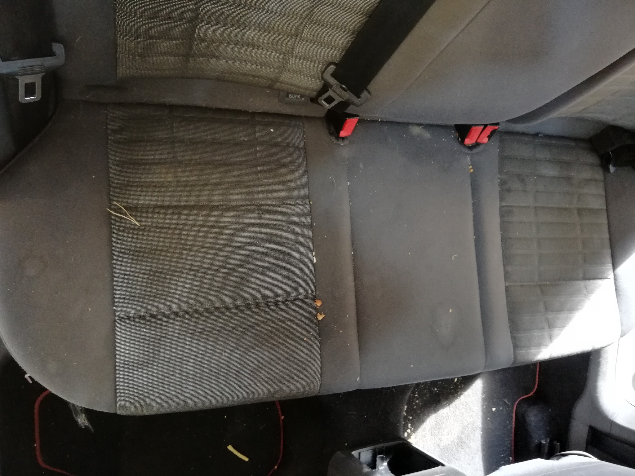 Kanapa samochodowa przed praniem