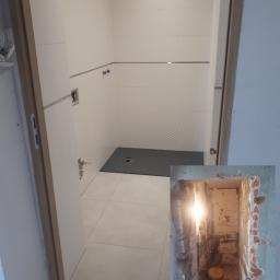Łukasz Budownictwo - Widok łazienki z kabiną prysznicową i płytkami w odcieniach bieli, z dodatkowym kadrem prezentującym stan pomieszczenia przed remontem.