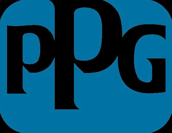 Czarne litery PPG na niebieskim tle, logo firmy.