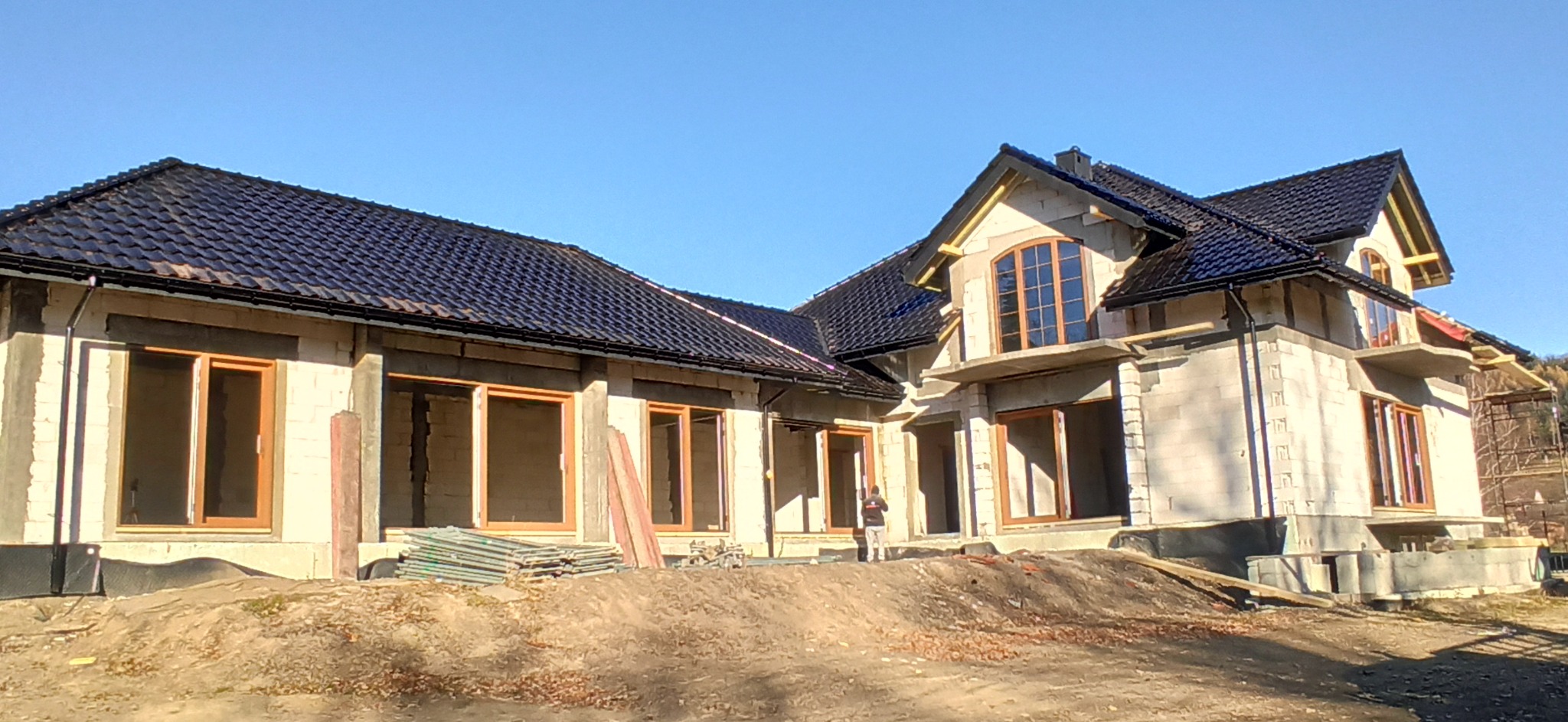 Montaż okien Aluminiowych w kolorze Winchester