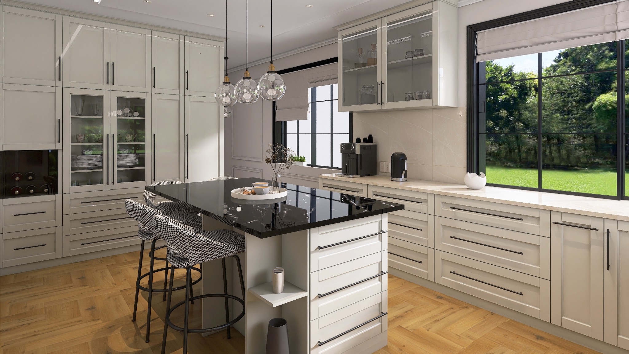 Jasna kuchnia z wyspą i czarnym blatem. Nad wyspą wiszą trzy szklane lampy. Za oknem widok na zieleń. Krzesła barowe w pepitkę. Parkiet w jodełkę.