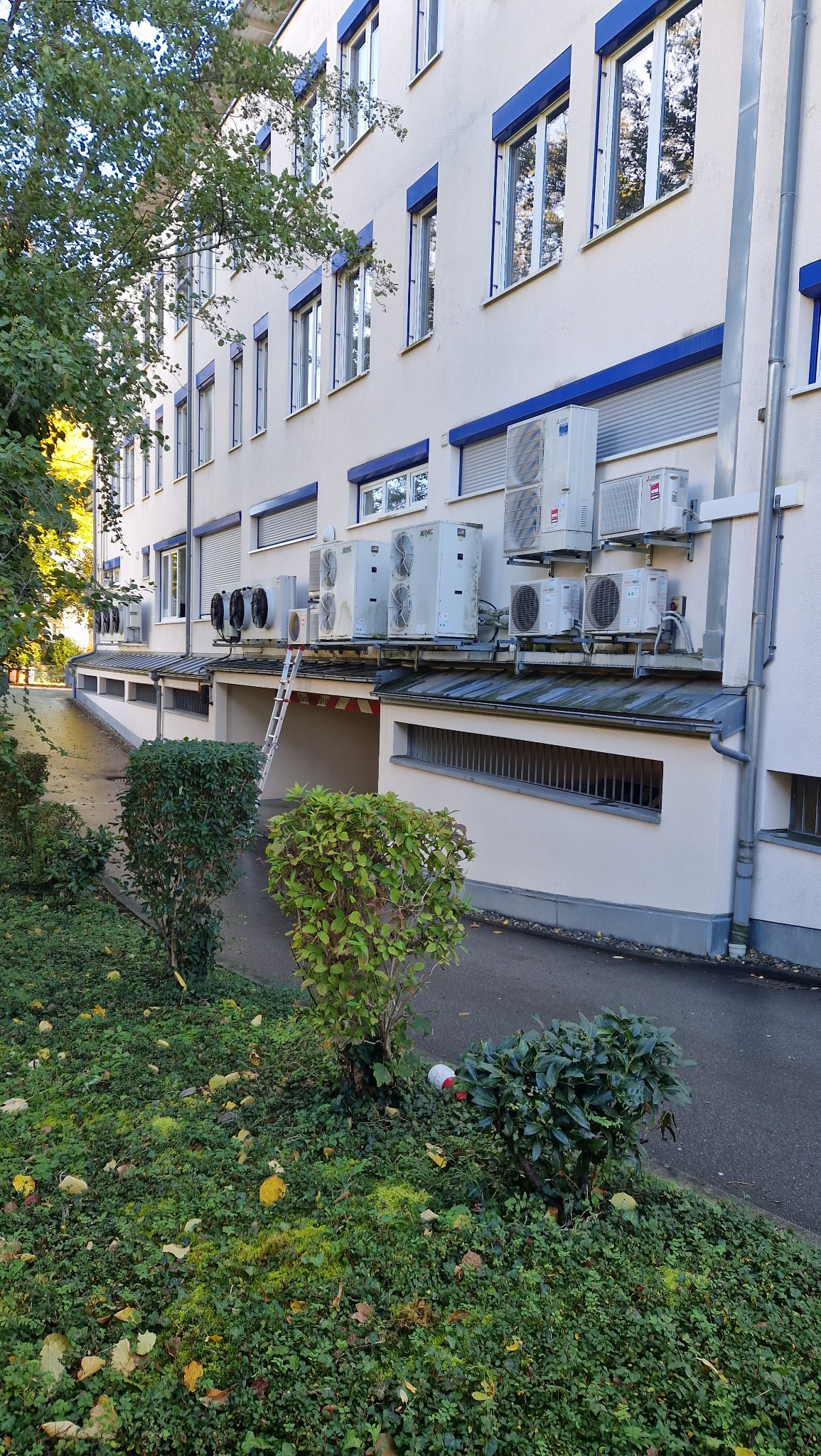 Klimatyzacja pomieszczeń oraz chłodzenie dwóch urządzeń rezonansu magnetycznego w przychodni MRT