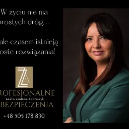 Portret kobiety w zielonej marynarce na czarnym tle, obok logo i tekstu o profesjonalnych rozwiązaniach i numerze telefonu.