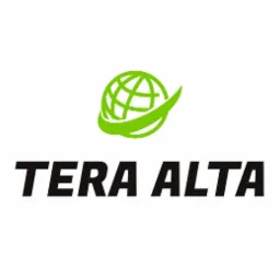 Logo firmy Tera Alta: zielony globus przecięty zielonym łukiem nad czarnym napisem TERA ALTA na białym tle.