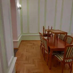 Malowanie pomieszczeń w zamku w Rogowie Opolskim