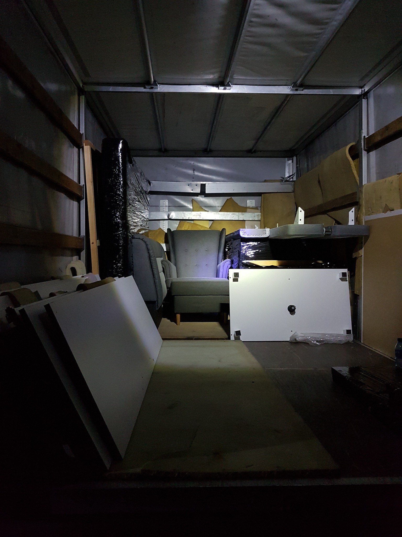 Transport Przeprowadzki pełna paka Zadowolenie klienta stawiamy na pierwszym miejscu