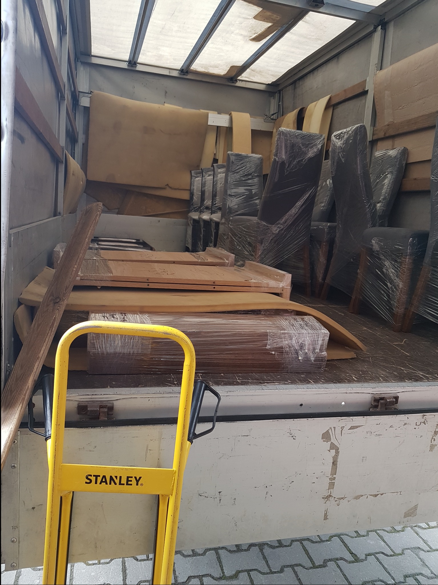 Pomoc w załadunku transport oraz rozładunku zakupionego towaru w sklepach