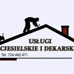 Logo firmy oferującej usługi ciesielskie i dekarskie, sylwetki dekarzy pracujących na dachu, komin z cegły, numer telefonu.