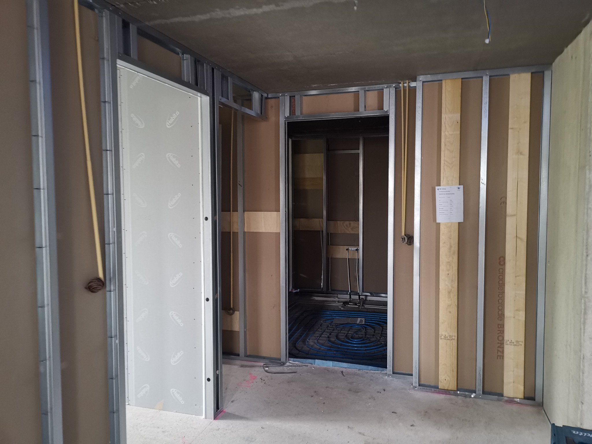 Montaż scianek dzialowych i karton gipsu.