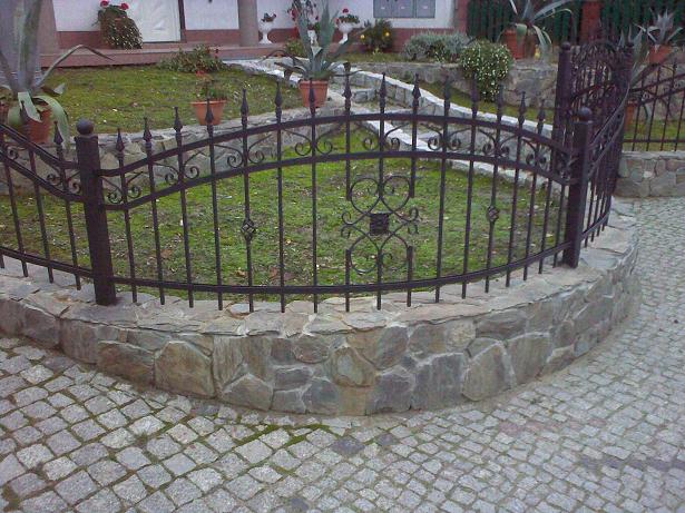 bramy, ogrodzenia i balustrady kute