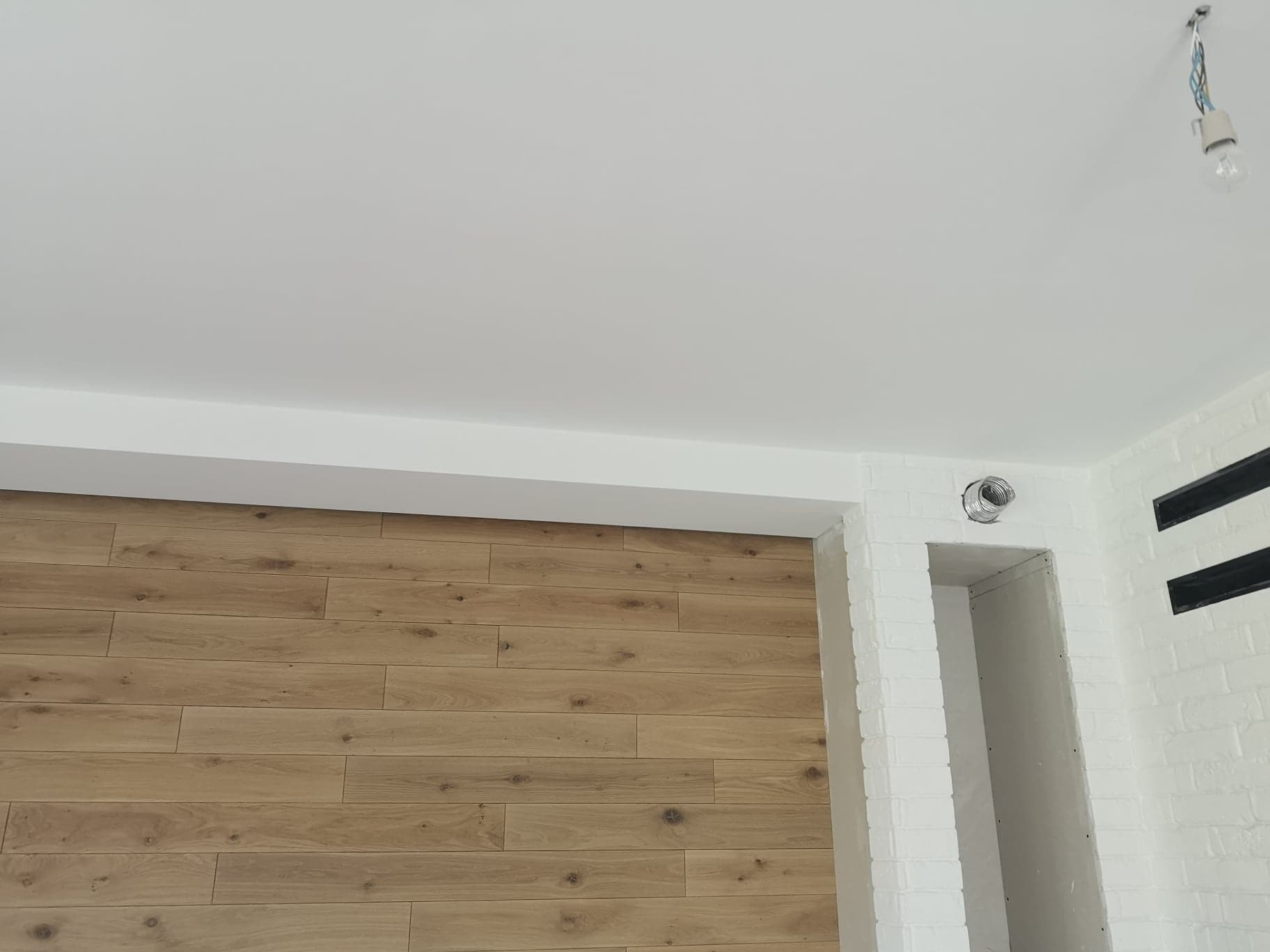 nawis z GK plus wnęka na drewno z GK