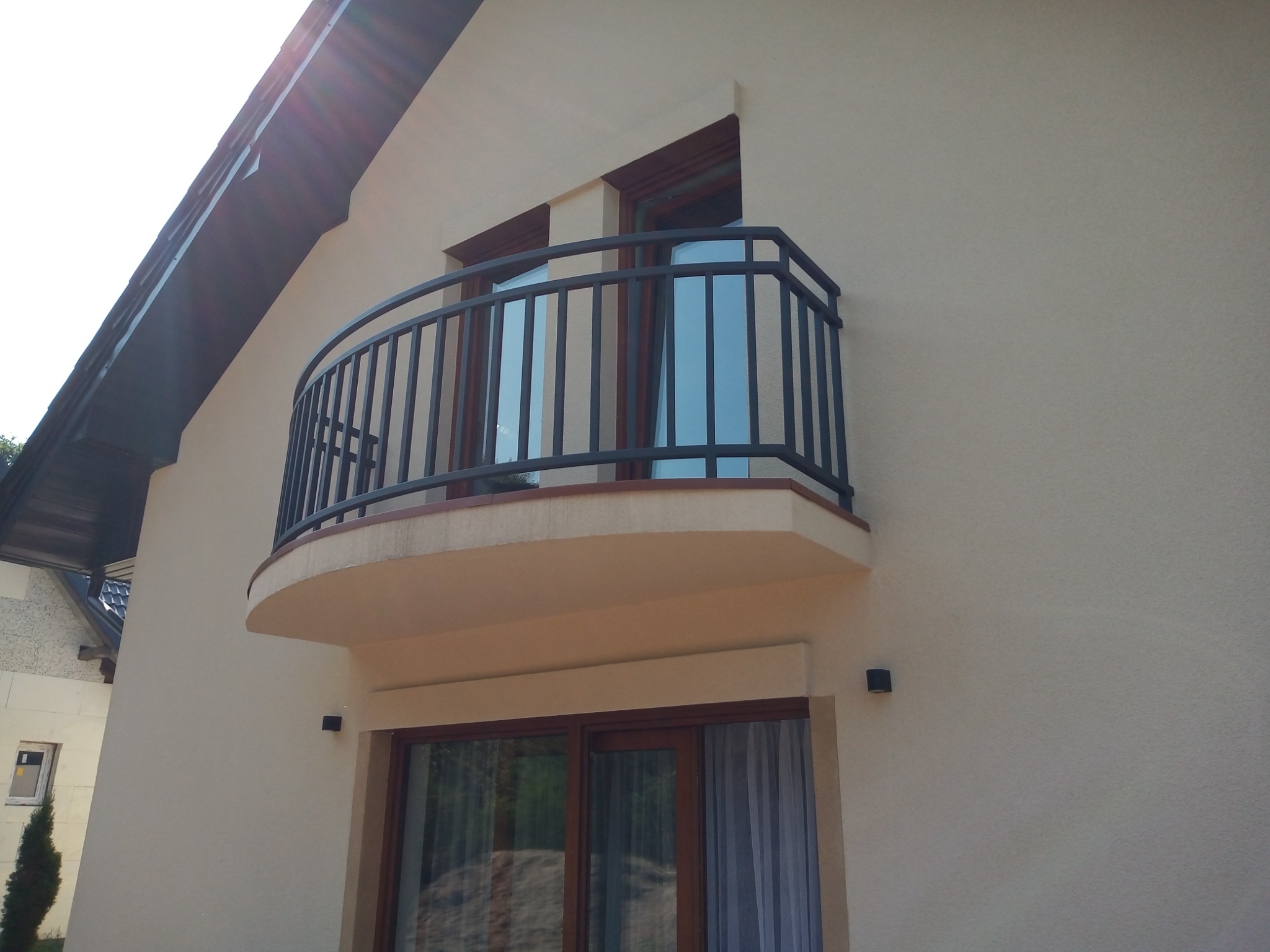 Balustrada walcowana ze stali nierdzewnej lakierowanej proszkowo