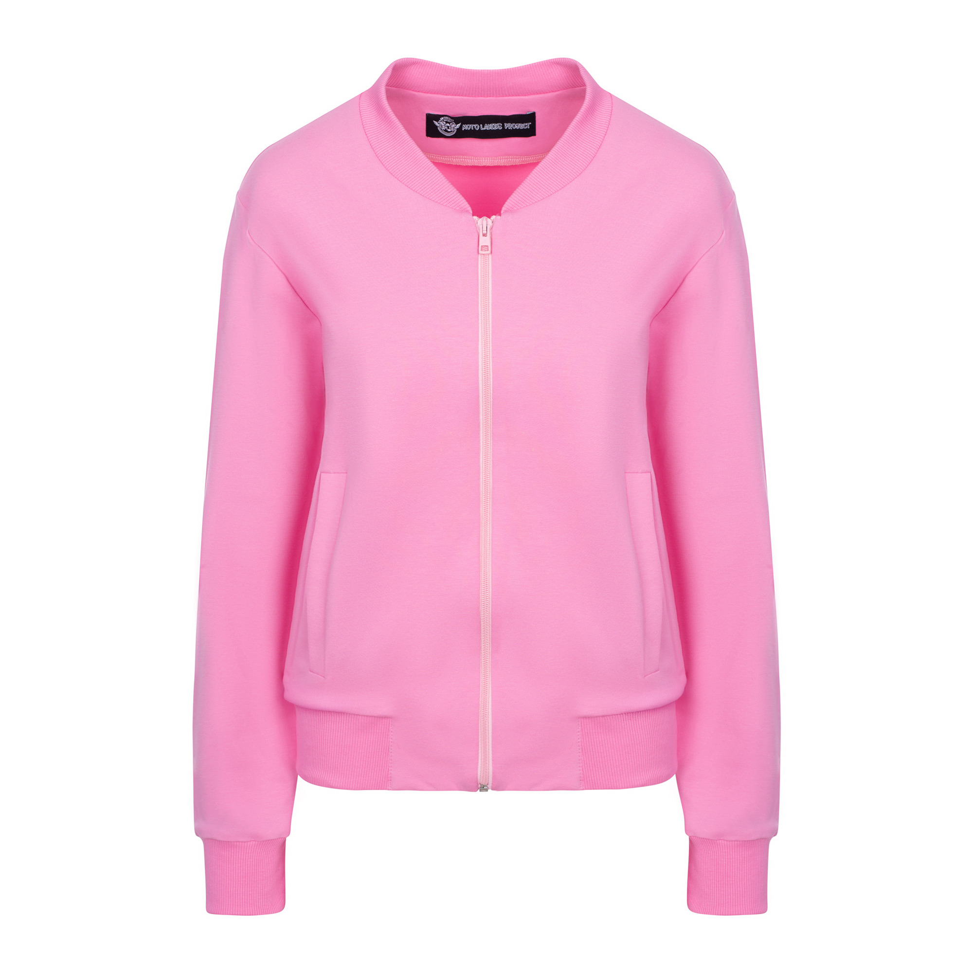 Różowa bluza typu bomber z logo 'MOTO LADIES PROJECT' na białym tle. Fotografia produktowa, prezentująca detale i krój odzieży.
