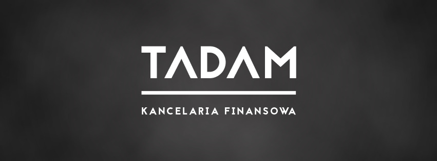 Logo firmy Tadam Kancelaria Finansowa na ciemnoszarym tle.