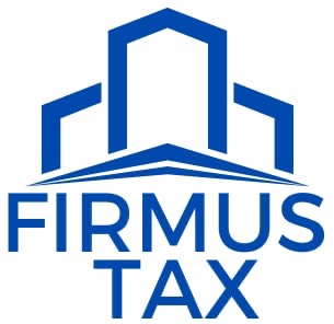 Niebieskie logo Firmus Tax z motywem budynku w górnej części, nazwa firmy w dwóch wierszach, nowoczesny krój pisma, białe tło. Minimalistyczny design.