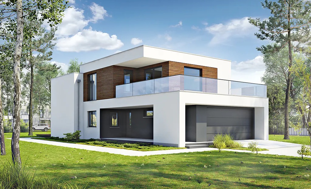 Dwukondygnacyjny dom murowany w stylu nowoczesnym z płaskim dachem, drewnianą elewacją na piętrze i szklaną balustradą balkonu, otoczony zielonym trawnikiem i drzewami.