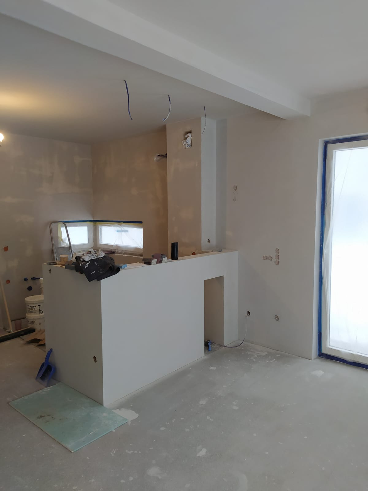 Maślice. Gładzie metoda natryskowa. Flugger LSR