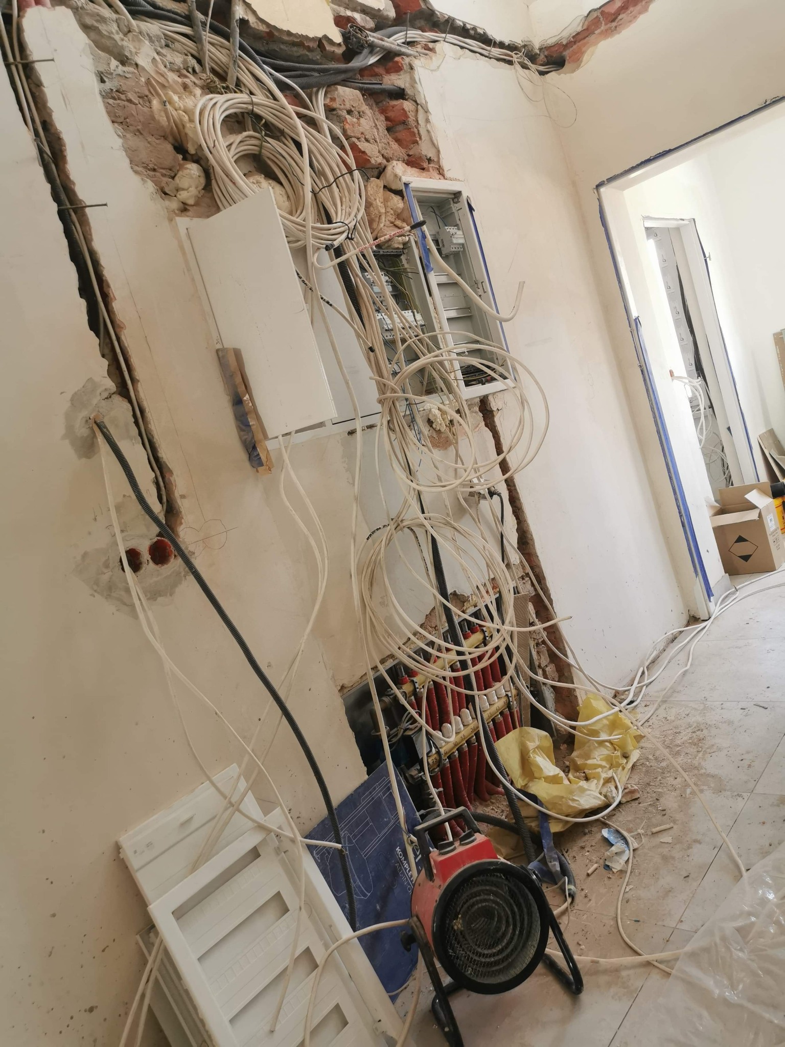 Zastanie elektryki po innym specjaliście który nie dokończył zlecenia po naszej stronie szybkie dokończenie zlecenia