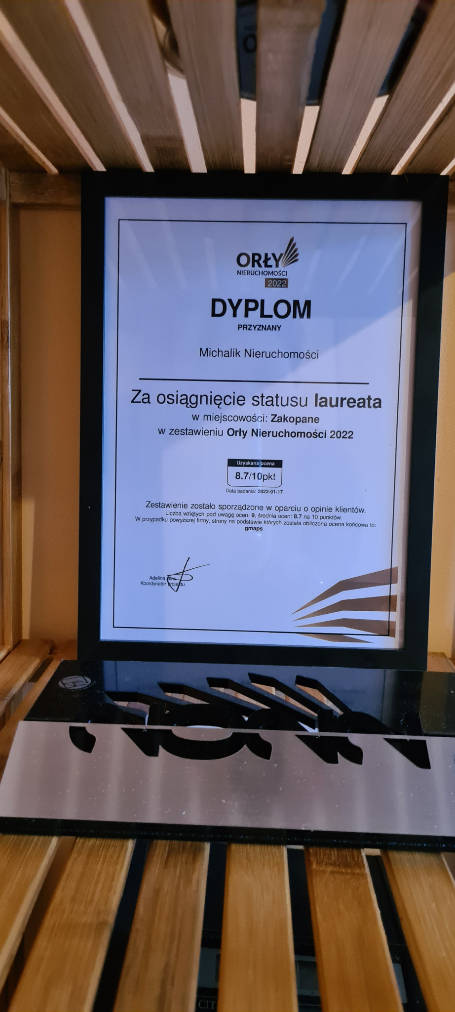 Dyplom 'Orły Nieruchomości 2022' przyznany dla Michalik Nieruchomości za osiągnięcie statusu laureata w Zakopanem, z oceną 8.7/10 pkt.