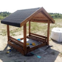 Piaskownica zamykana z daszkiem