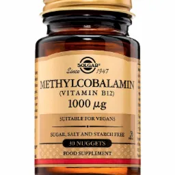 Szklana butelka suplementu diety Solgar Methylcobalamin (witamina B12) 1000µg, odpowiedniego dla wegan, bez cukru, soli i skrobi, zawierająca 30 nuggets.