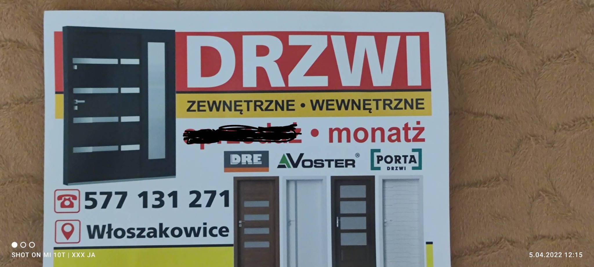 Ulotka reklamowa z prezentacją różnych modeli drzwi zewnętrznych i wewnętrznych, z widocznym numerem telefonu i lokalizacją firmy.