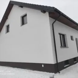 A tak prezentuje się przez nas wykonana elewacja domu wraz z podbitką dachową.