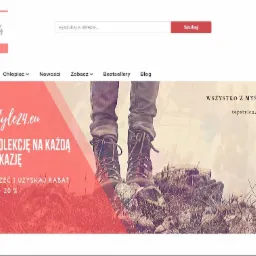Strona internetowa sklepu odzieżowego Topstyle24.eu z prezentacją najnowszej kolekcji obuwia outdoorowego na tle górskim, z widocznym paskiem wyszukiwania i menu nawigacyjnym.