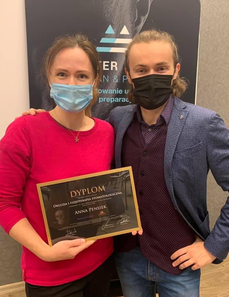 Dyplom uczestnictwa na zakończenia szkolenia z estetyki stomatologicznej. Dr Anna Pensiek Protetyk