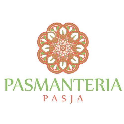 Logo firmy Pasmanteria Pasja z dekoracyjnym, kwiatowym ornamentem w odcieniach zieleni i pomarańczy.
