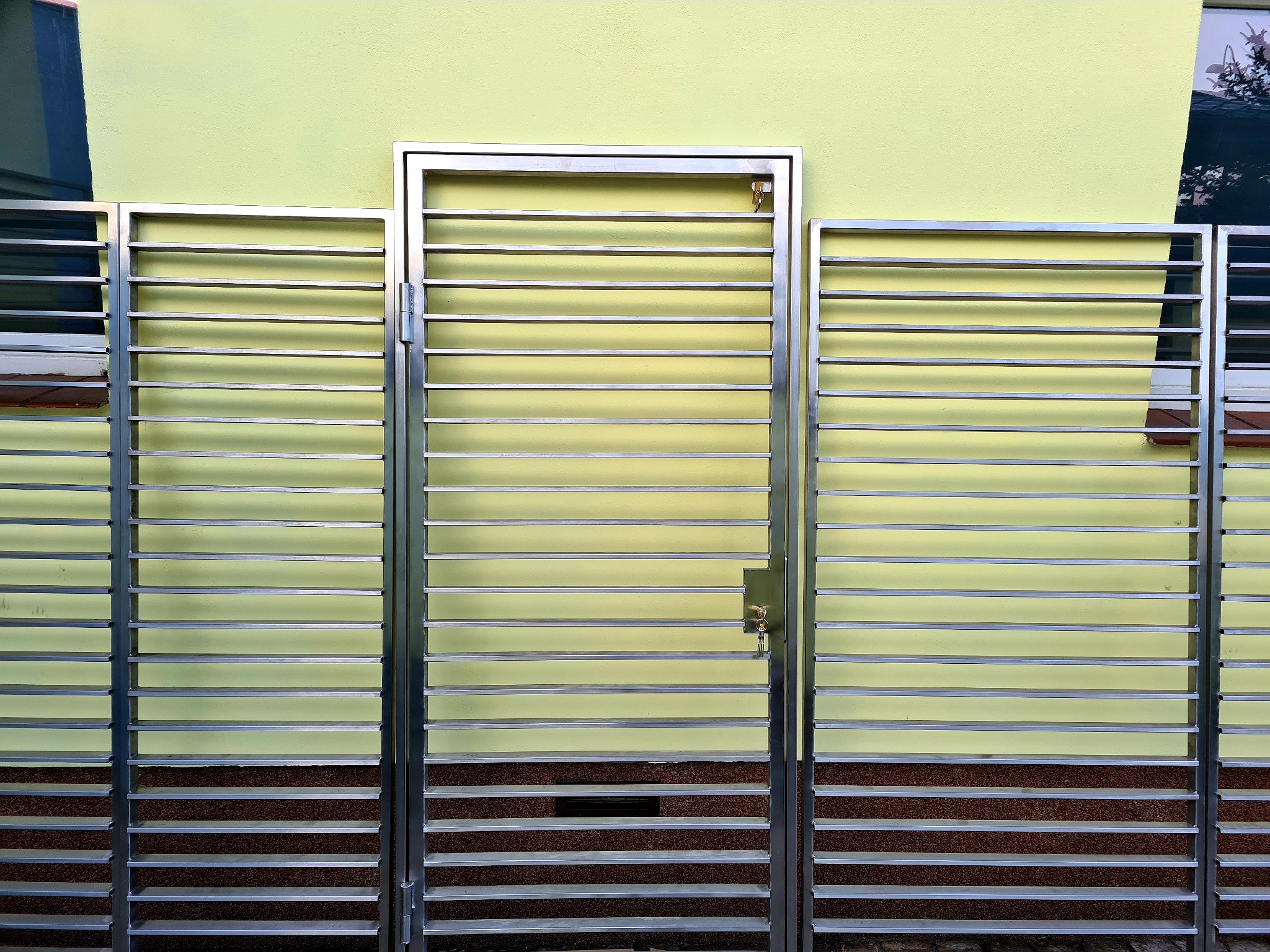 Wykonanie przęseł i drzwi do altany ze stali nierdzewnej kwasodpronej