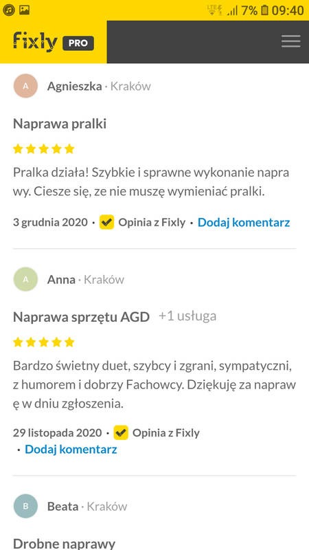 Zrzut ekranu z opiniami klientów serwisu Fixly Pro, w tym pozytywna recenzja Agnieszki z Krakowa o naprawie pralki oraz Anny z Krakowa o naprawie sprzętu AGD, obie z oceną pięciogwiazdkową.